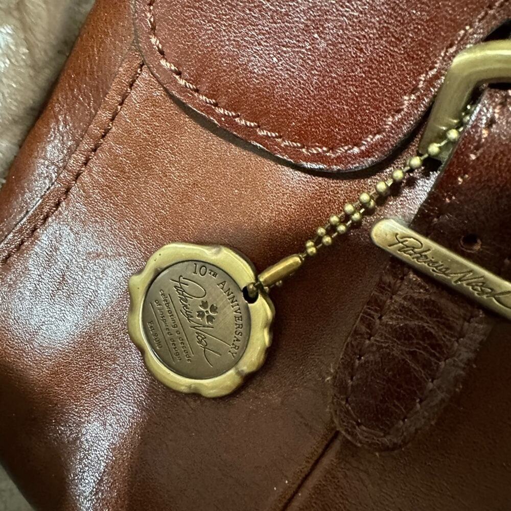 Patricia Nash leather handbag in brown with textured straps, almost twist style - Picture 4 of 8